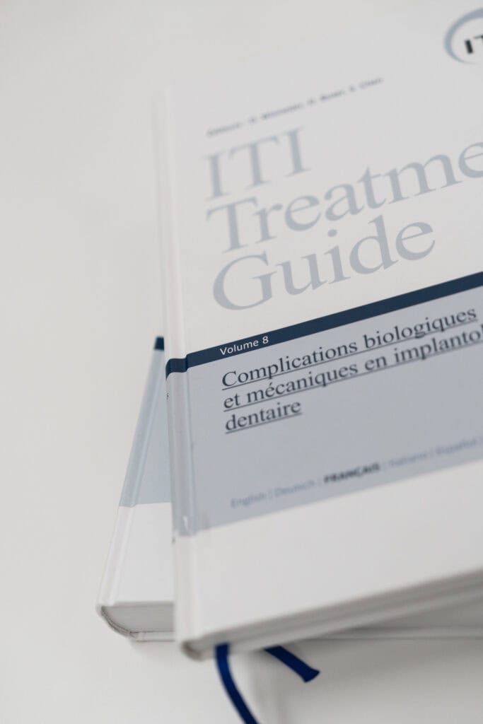 Deux guides ITI Treatment Guide sur les complications en implantologie dentaire