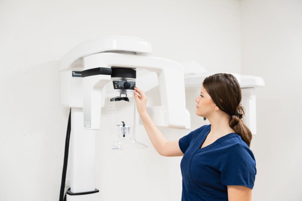 Advanced dental X-ray imaging for precise diagnosis at Ardentis dental clinic.