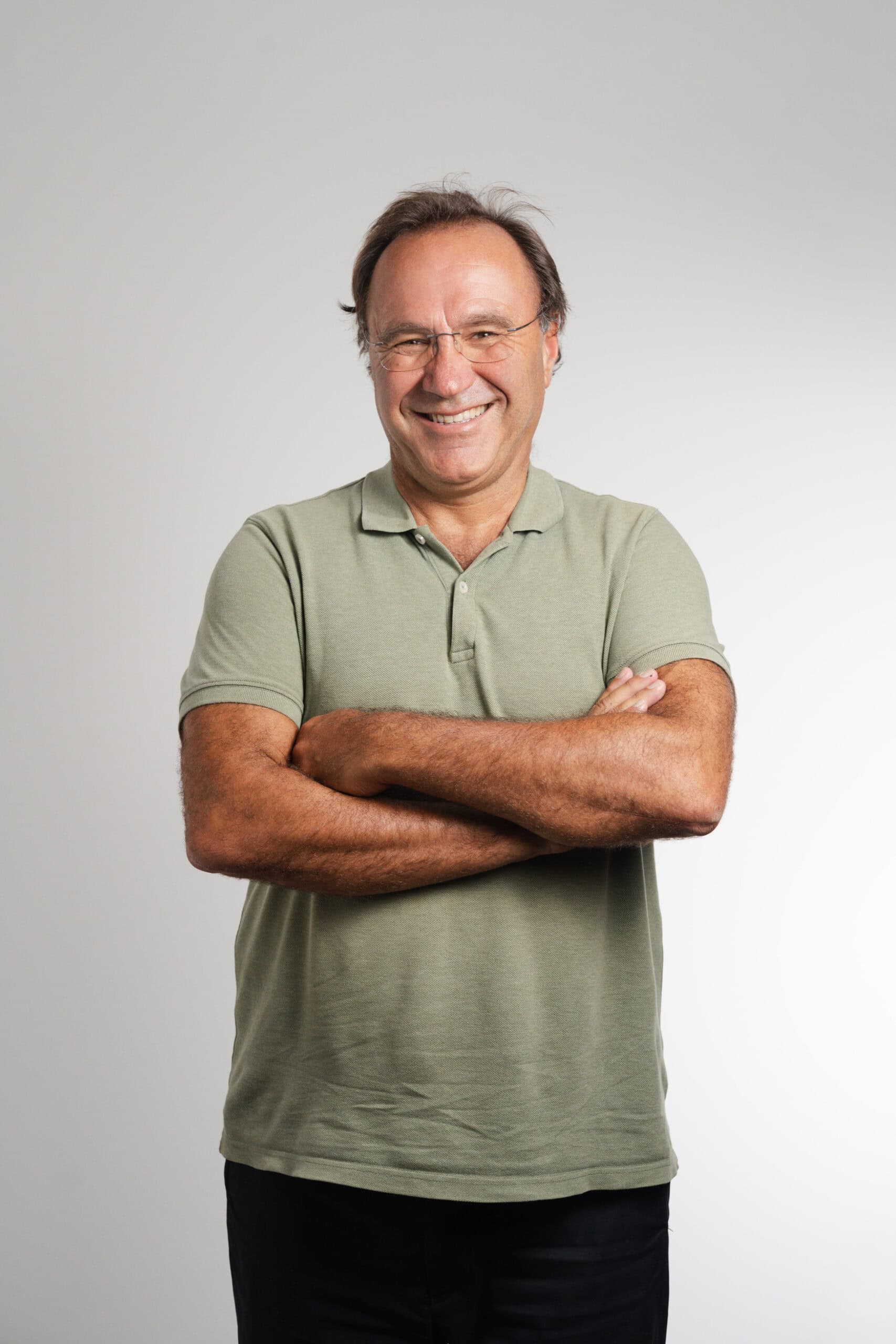 Dr Rabah Nedir, dentiste Ardentis en tenue professionnelle